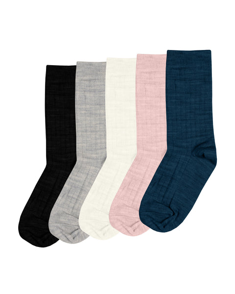the menique Kids' merino rib crew socks in all available colors: black, light gray, natural, pink, blue.