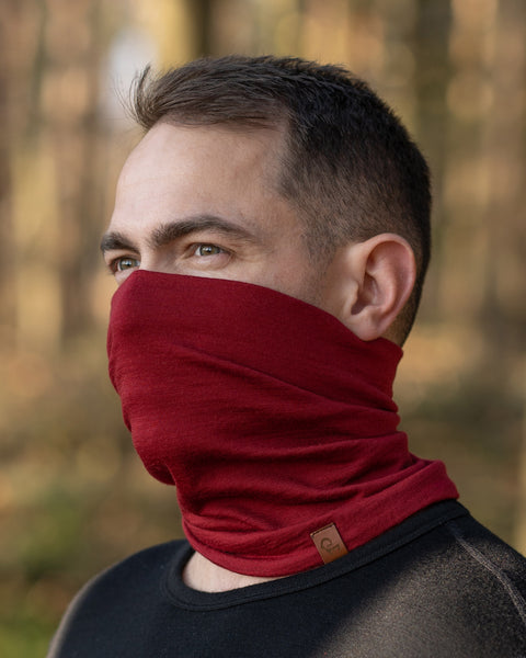 menique Unisex Merino Neck Gaiter Royal Cherry Color