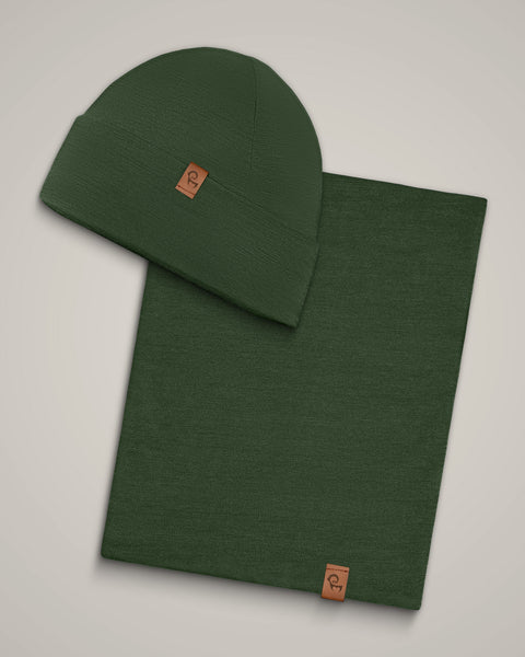Packshot of merino gaiter and beanie set