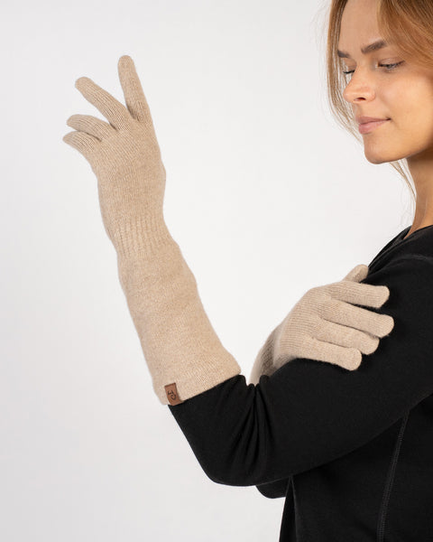 Women’s creamy beige cashmere merino gloves, soft knitted design, warm winter accessory