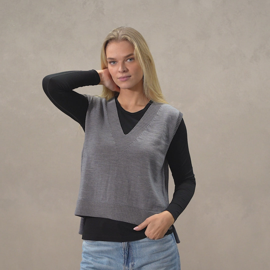 Merino wool vest ISLA in dark gray color.