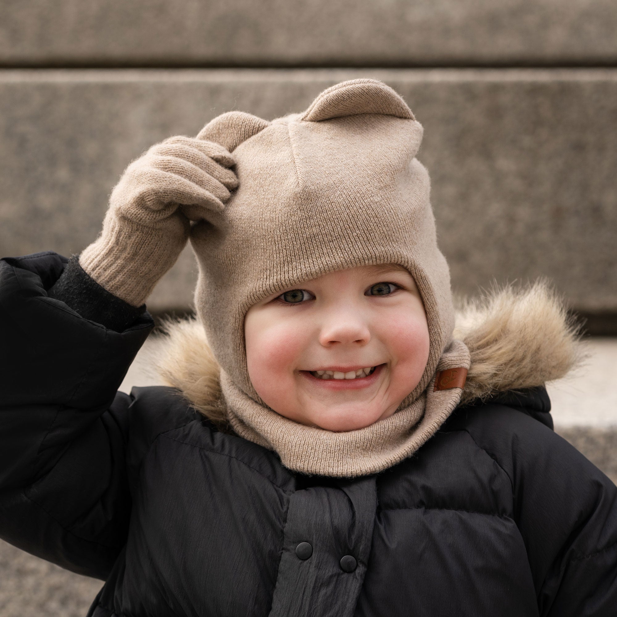 Kids Knitted Balaclava & Gloves 2-Piece Set Creamy beige