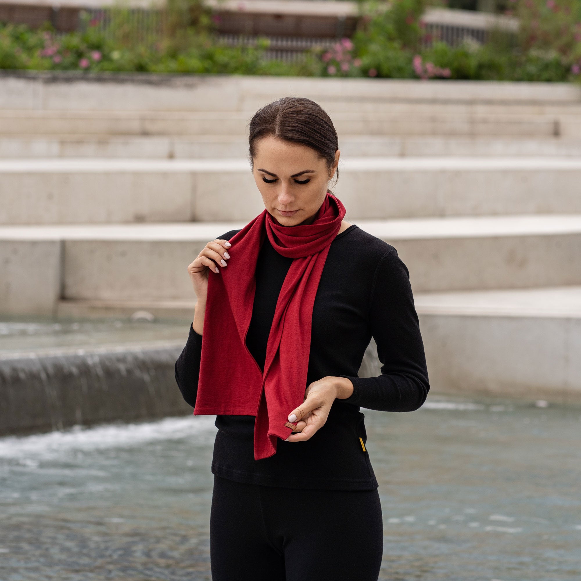 menique Women's Merino Scarf Royal Cherry Color